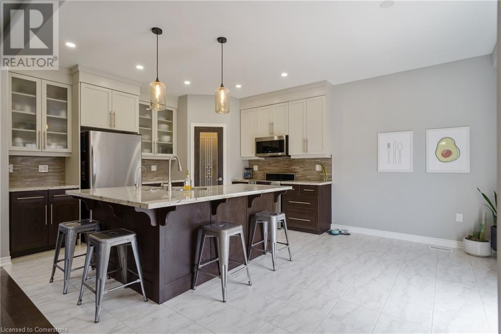 Photo 20 of 42 Chestnut Drive, Grimsby ON