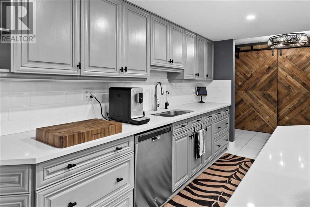 Single Family House High rise for Sale in   Meredith Road NE Crescent Heights Calgary 