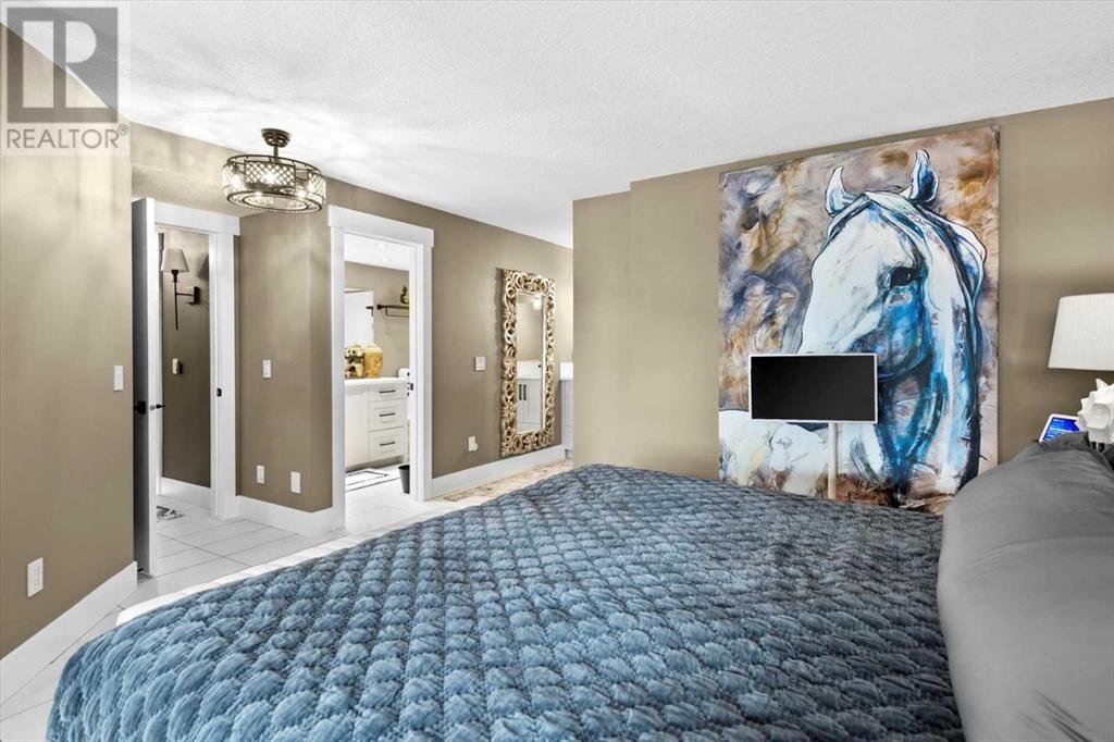 Single Family House High rise for Sale in   Meredith Road NE Crescent Heights Calgary 