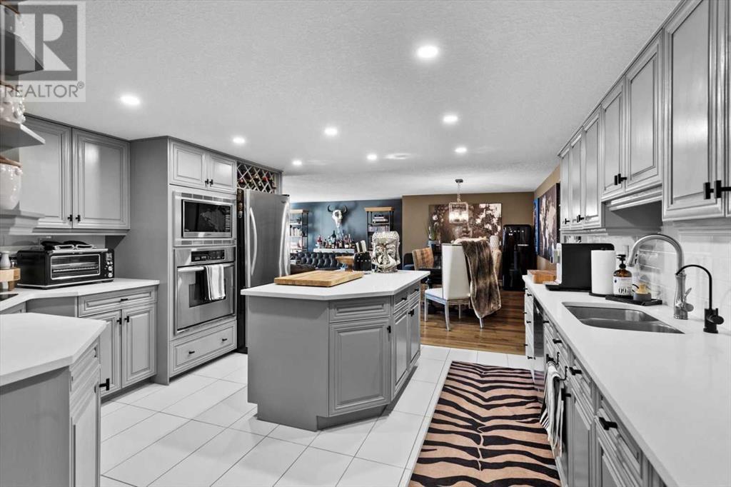 Single Family House High rise for Sale in   Meredith Road NE Crescent Heights Calgary 