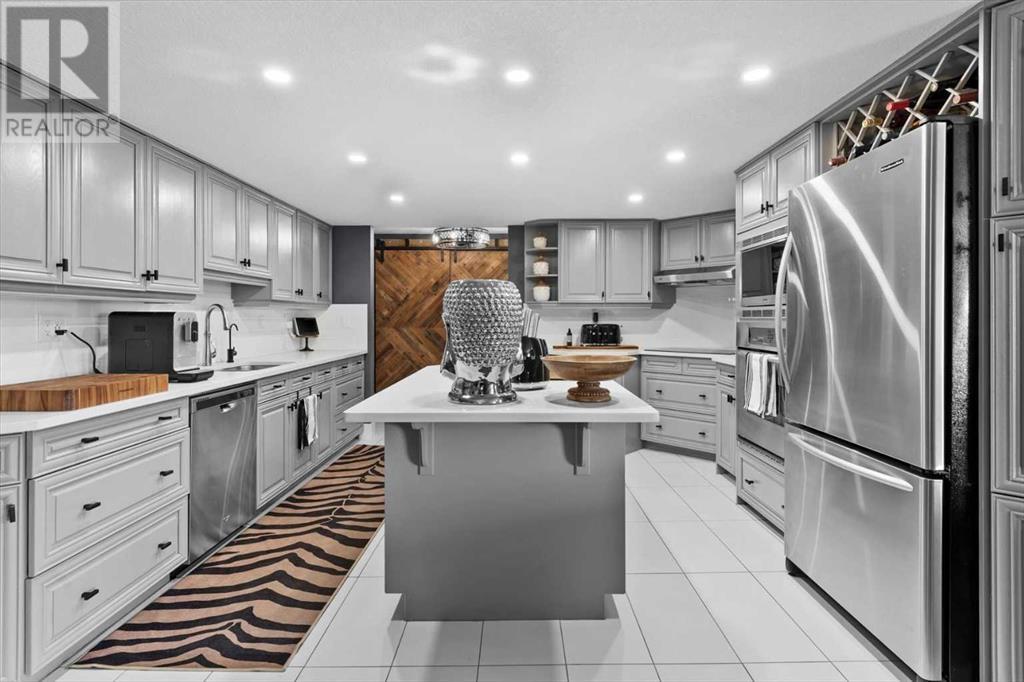 Single Family House High rise for Sale in   Meredith Road NE Crescent Heights Calgary 