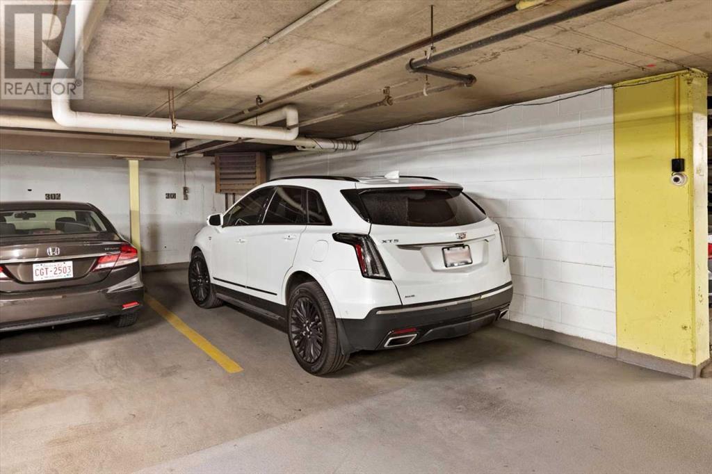 Single Family House High rise for Sale in   Meredith Road NE Crescent Heights Calgary 