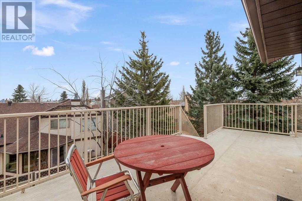 Single Family House 4 Level for Sale in  Strathaven Mews SW Strathcona Park Calgary 