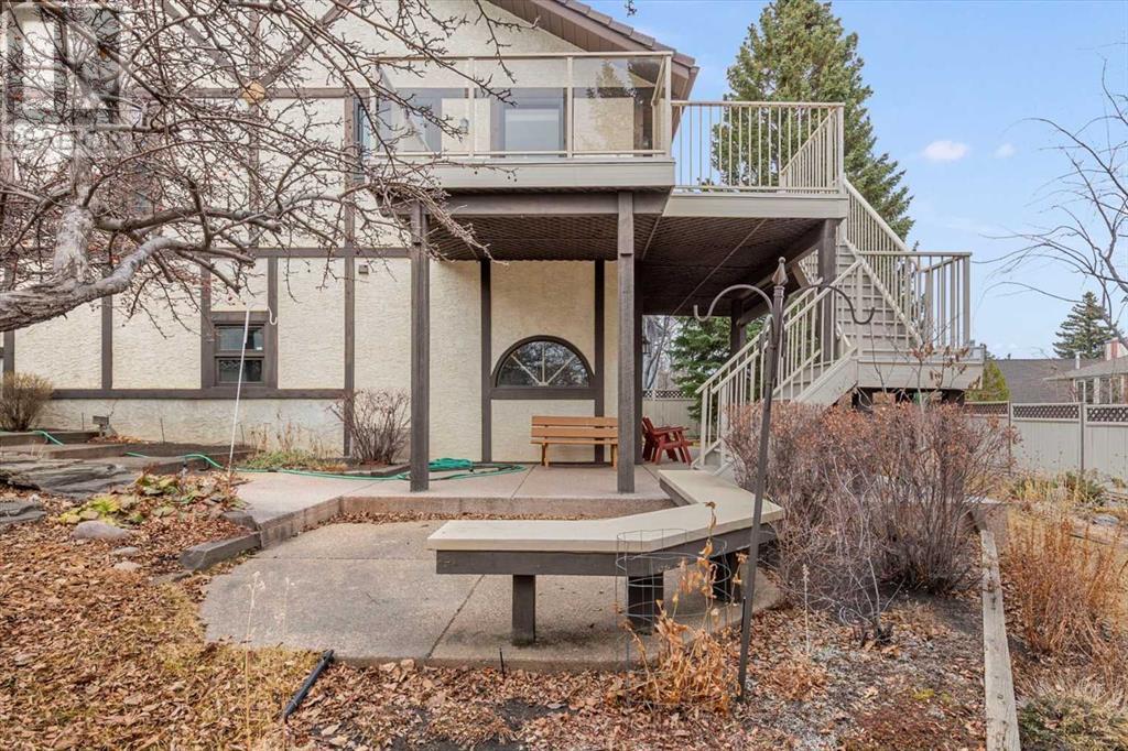 Single Family House 4 Level for Sale in  Strathaven Mews SW Strathcona Park Calgary 