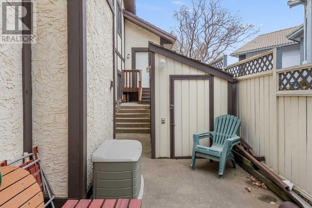 Single Family House 4 Level for Sale in  Strathaven Mews SW Strathcona Park Calgary 