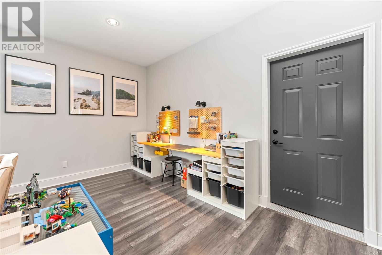 1959 Ingot Dr, Cobble Hill