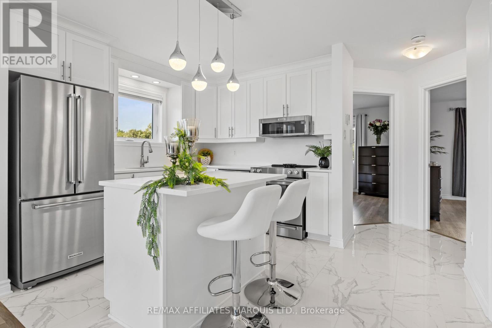 Photo 16 of 204 229 Water Street E, Cornwall ON
