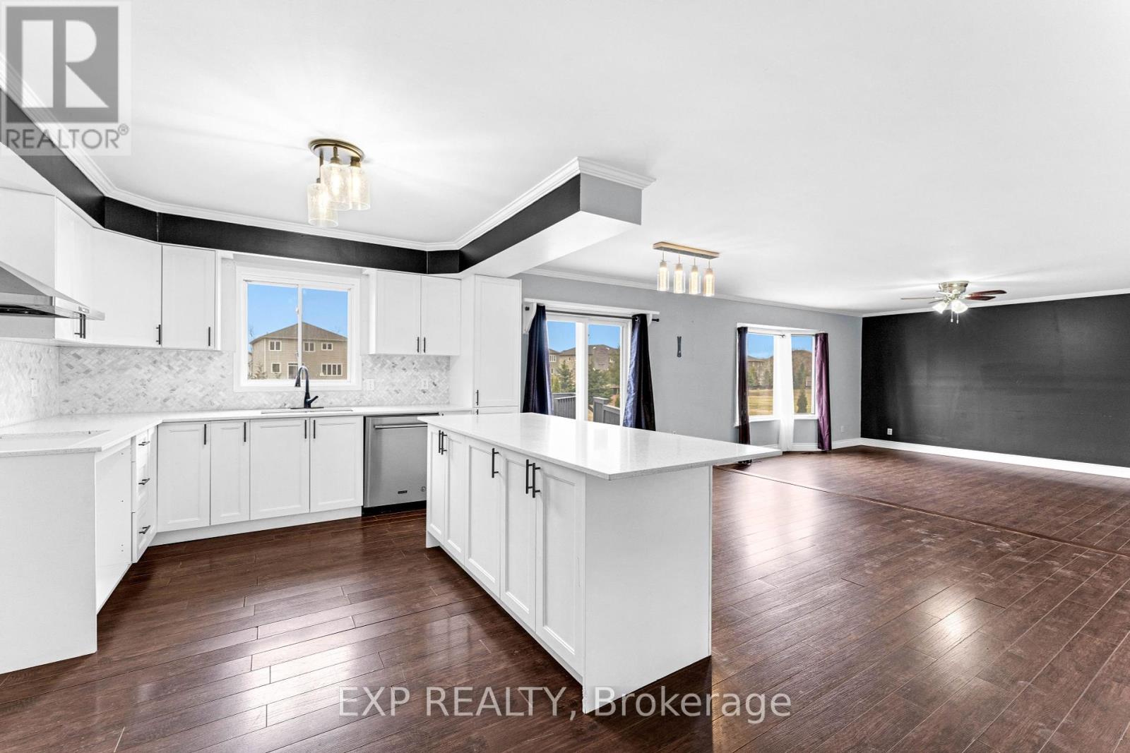 Photo 4 of 20 Wasaga Sands Drive, Wasaga Beach ON