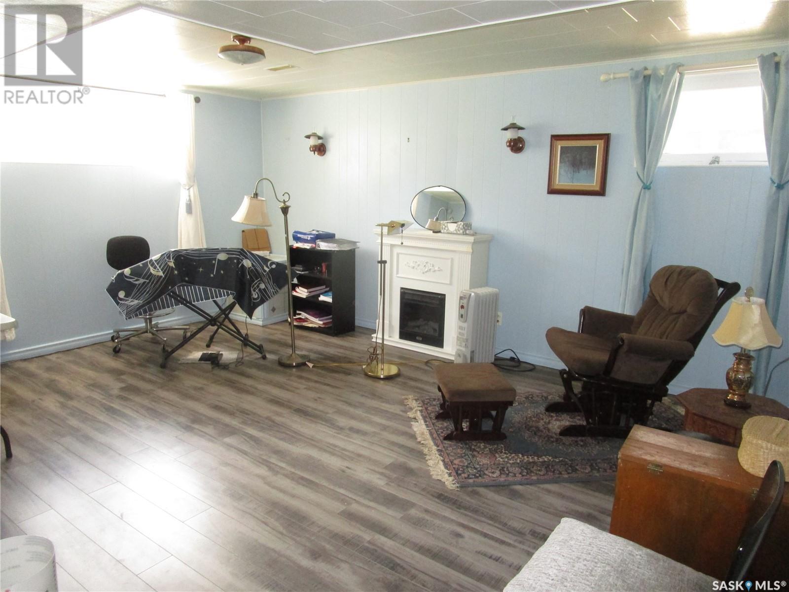 Photo 14 of 241 Dominion Road, Assiniboia SK