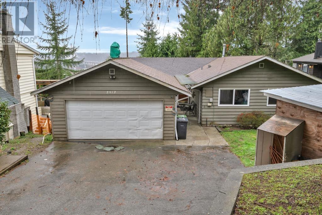 Photo 2 of 2512 Penshurst Court, Coquitlam BC
