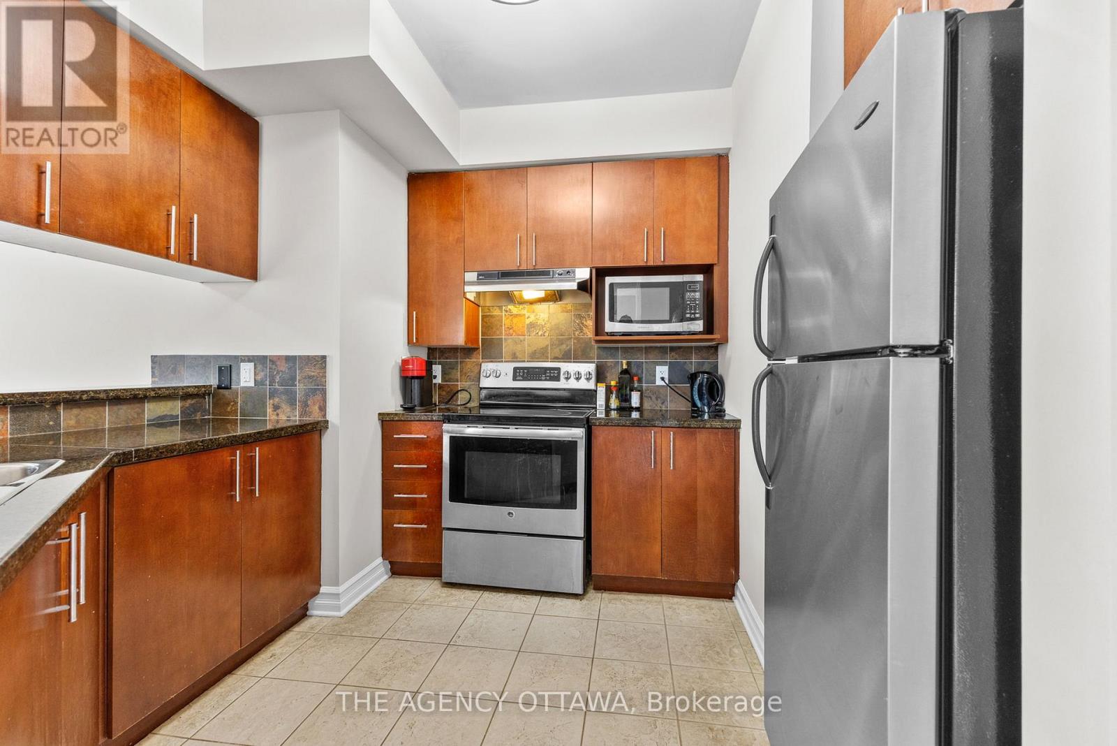 Photo 13 of 203 711 Churchill Avenue N, Ottawa ON