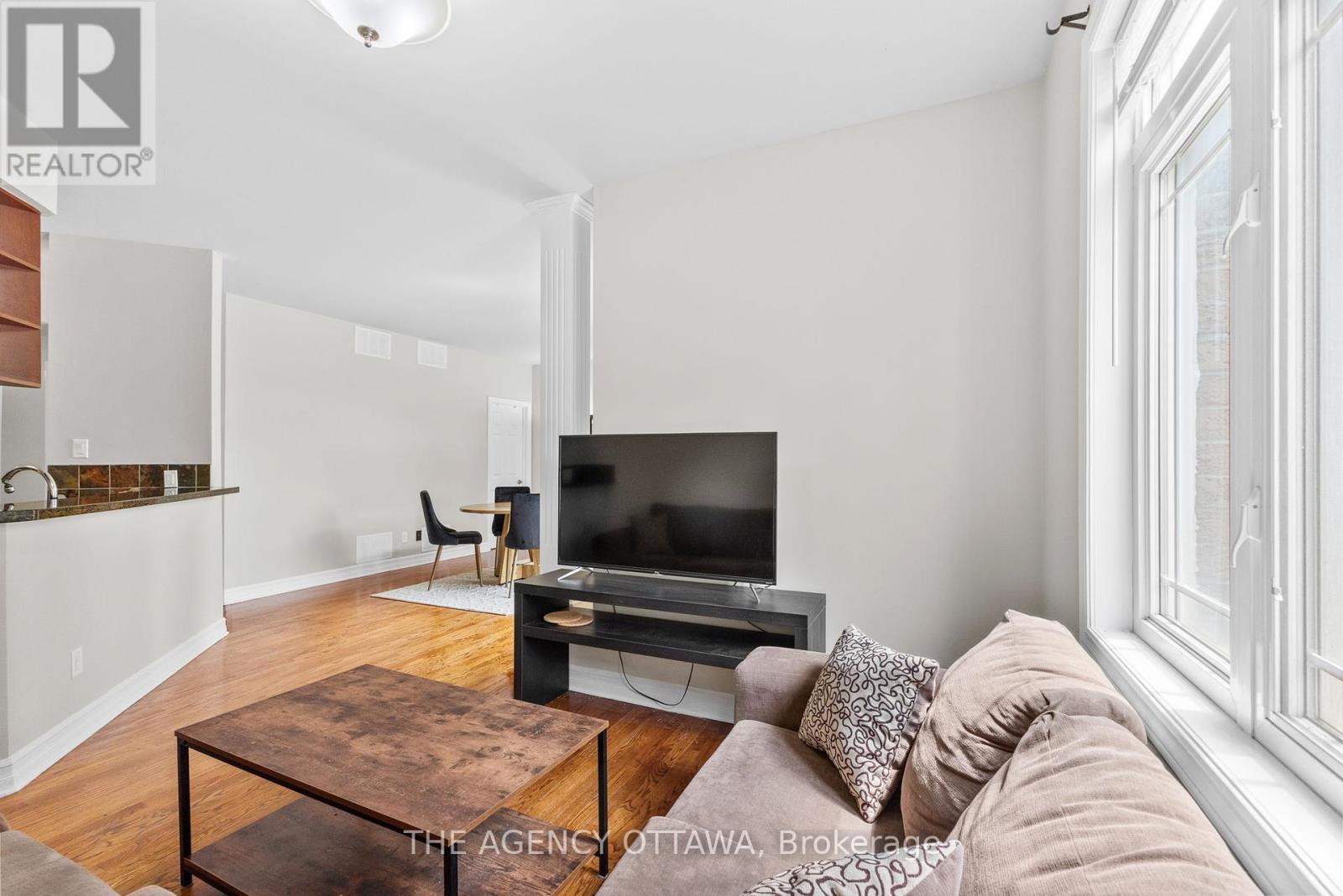Photo 15 of 203 711 Churchill Avenue N, Ottawa ON