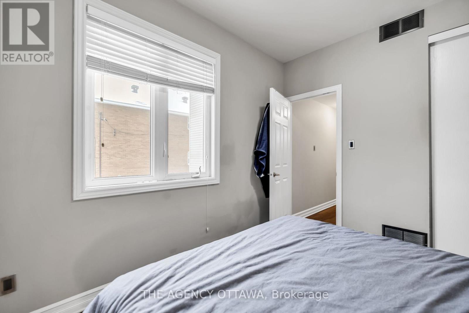 Photo 34 of 203 711 Churchill Avenue N, Ottawa ON