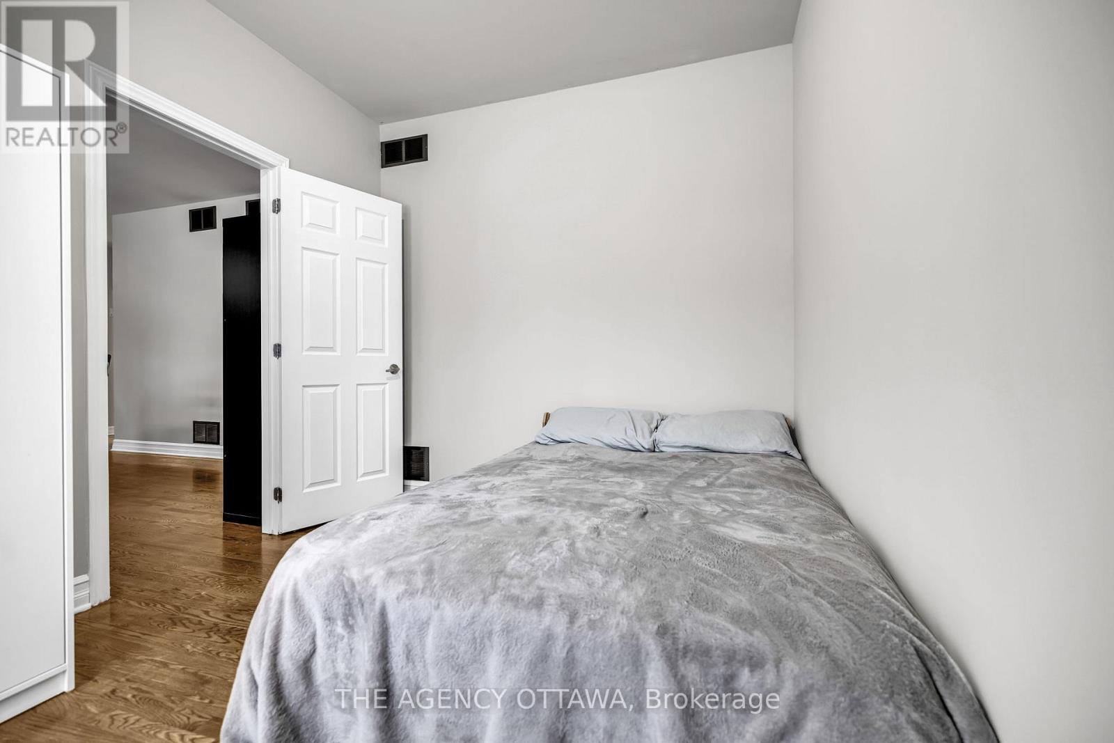 Photo 35 of 203 711 Churchill Avenue N, Ottawa ON