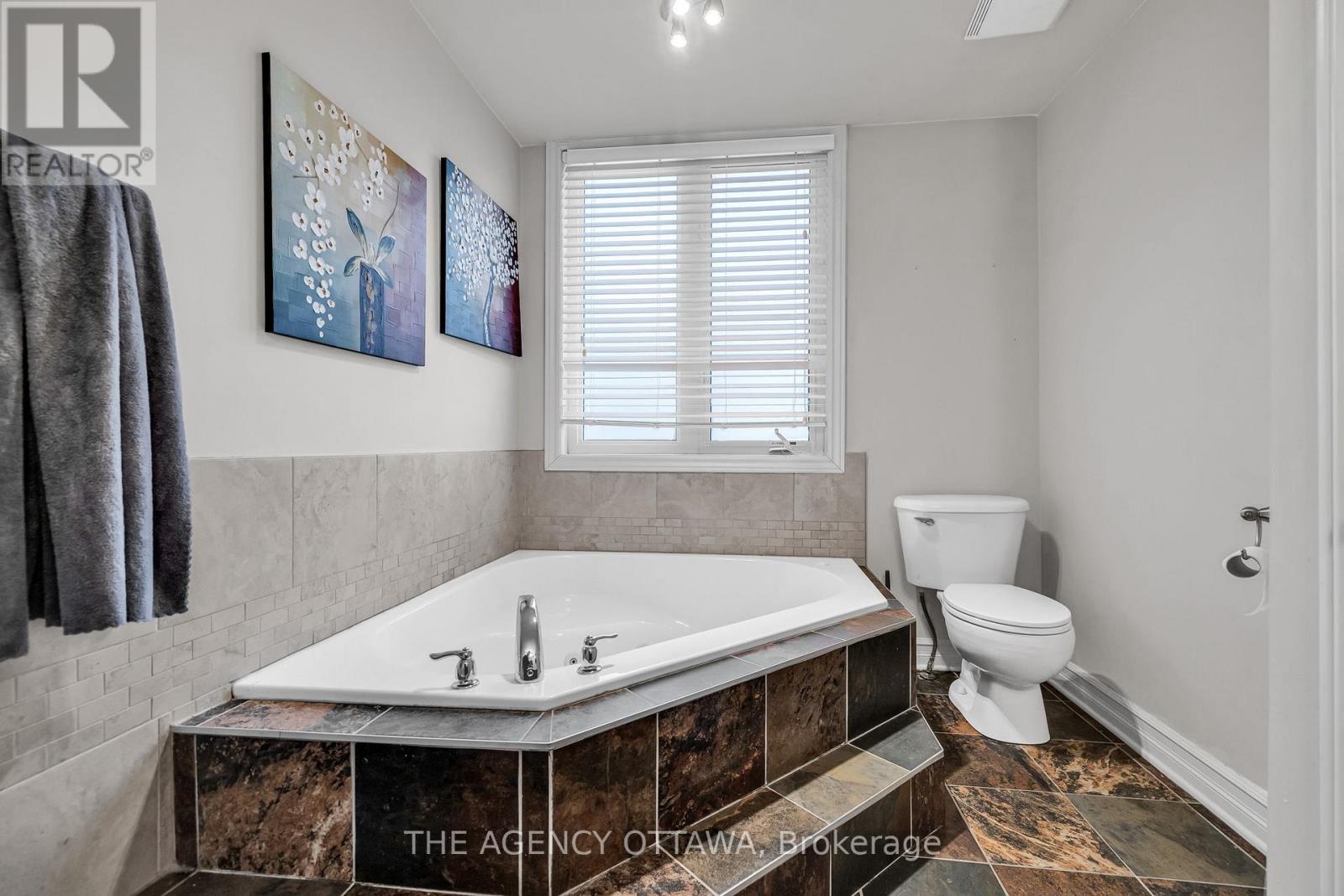 Photo 38 of 203 711 Churchill Avenue N, Ottawa ON