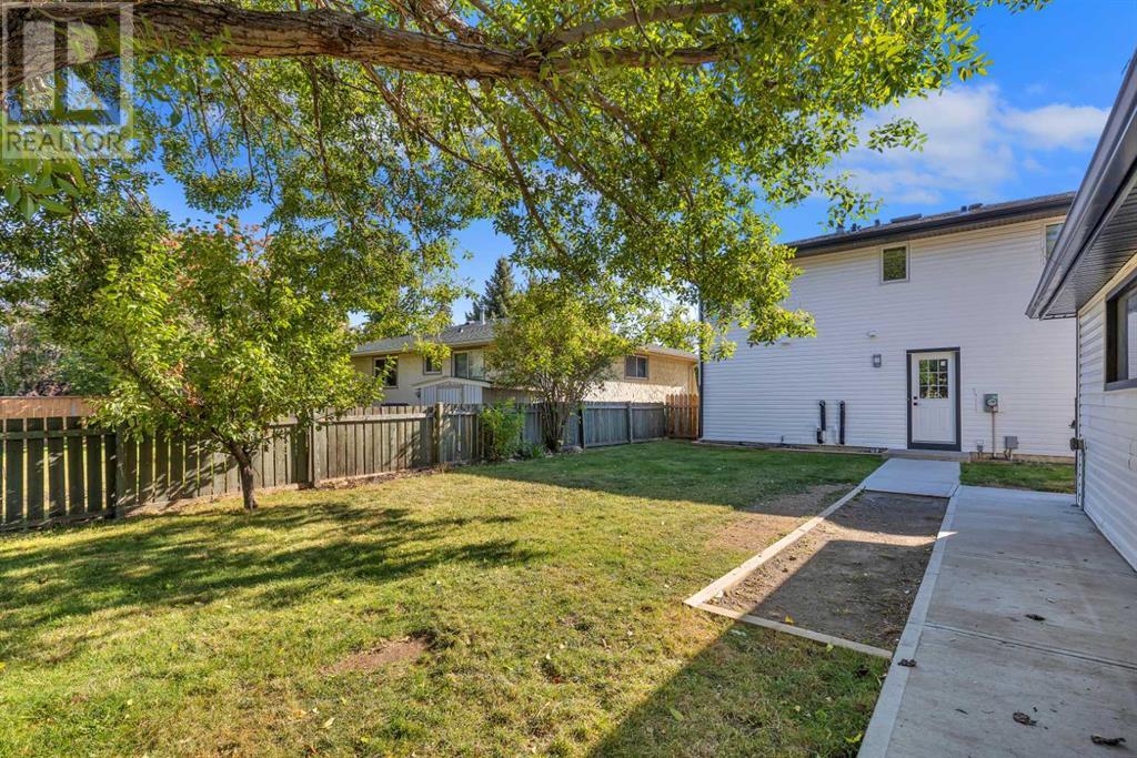Single Family House for Sale in  Dalhart Hill NW Dalhousie Calgary 