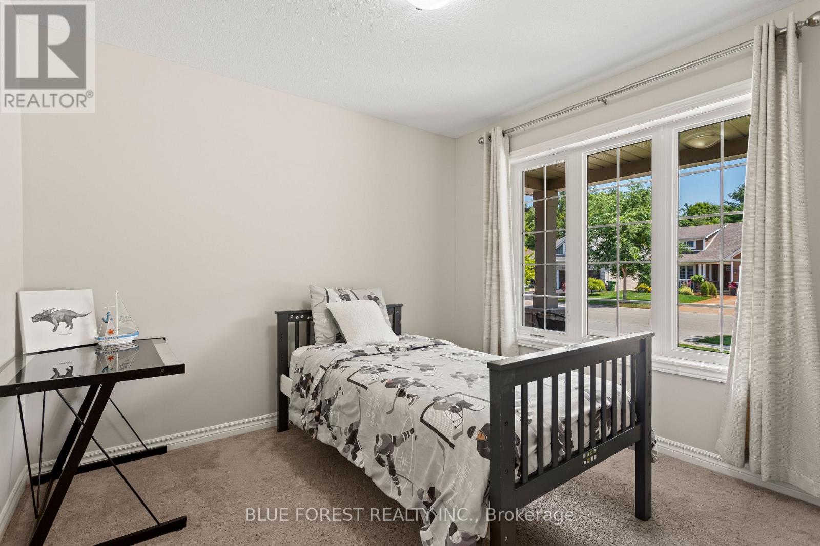 Photo 23 of 42 Hickory Lane, St Thomas ON