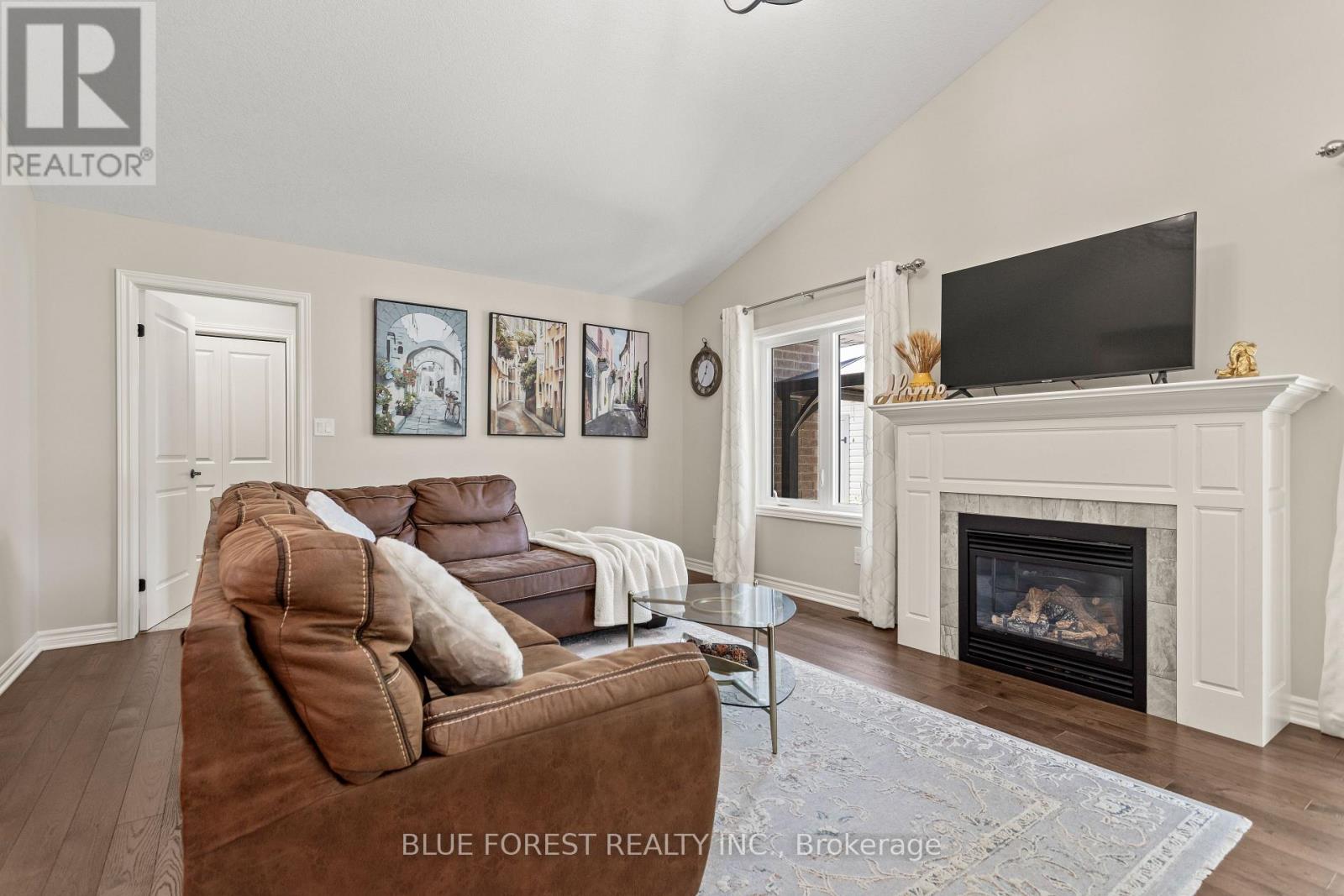 Photo 16 of 42 Hickory Lane, St Thomas ON