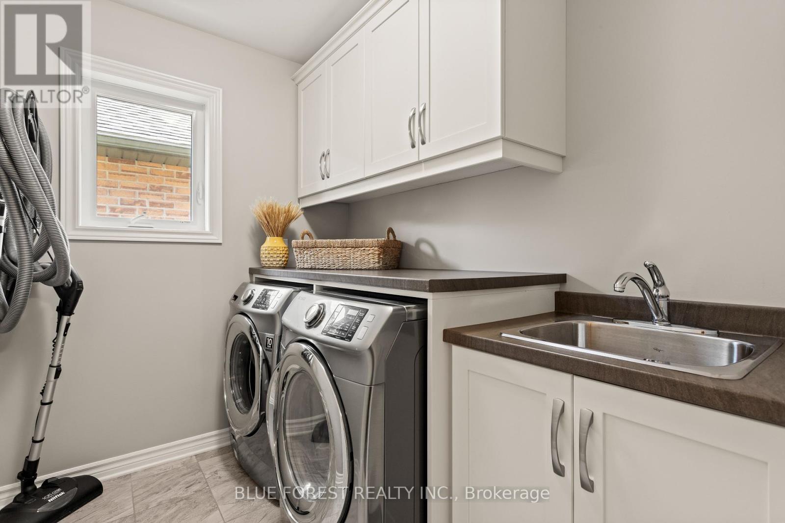 Photo 38 of 42 Hickory Lane, St Thomas ON