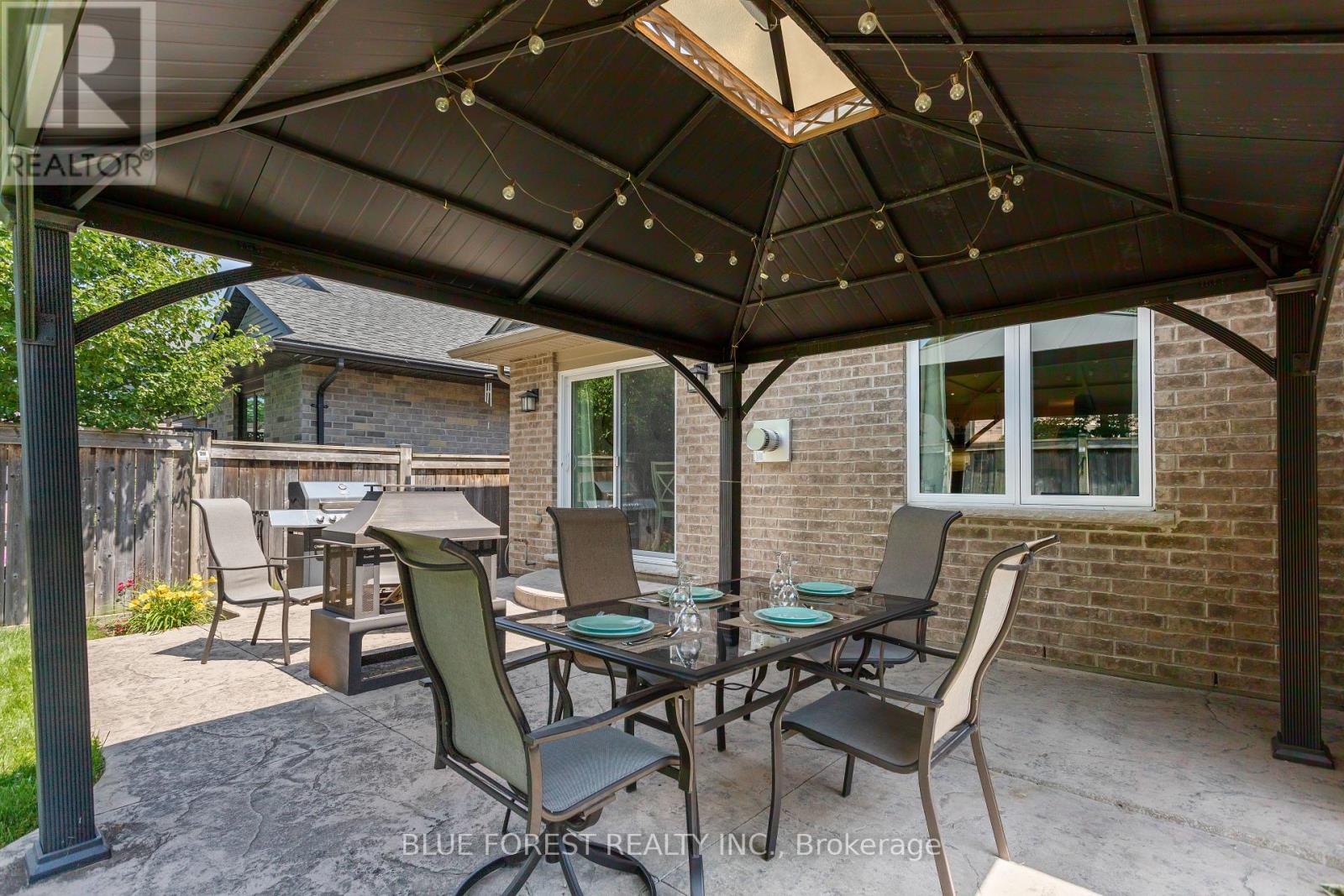 Photo 35 of 42 Hickory Lane, St Thomas ON