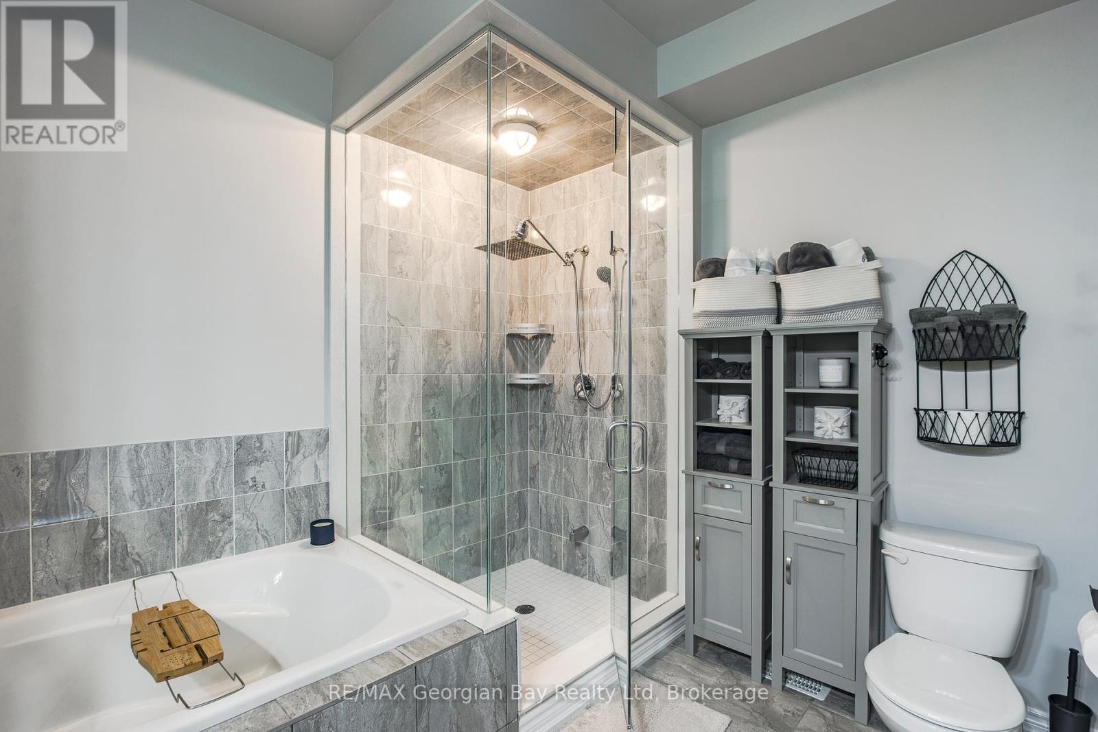 Photo 12 of 616 Bayport Boulevard, Midland ON