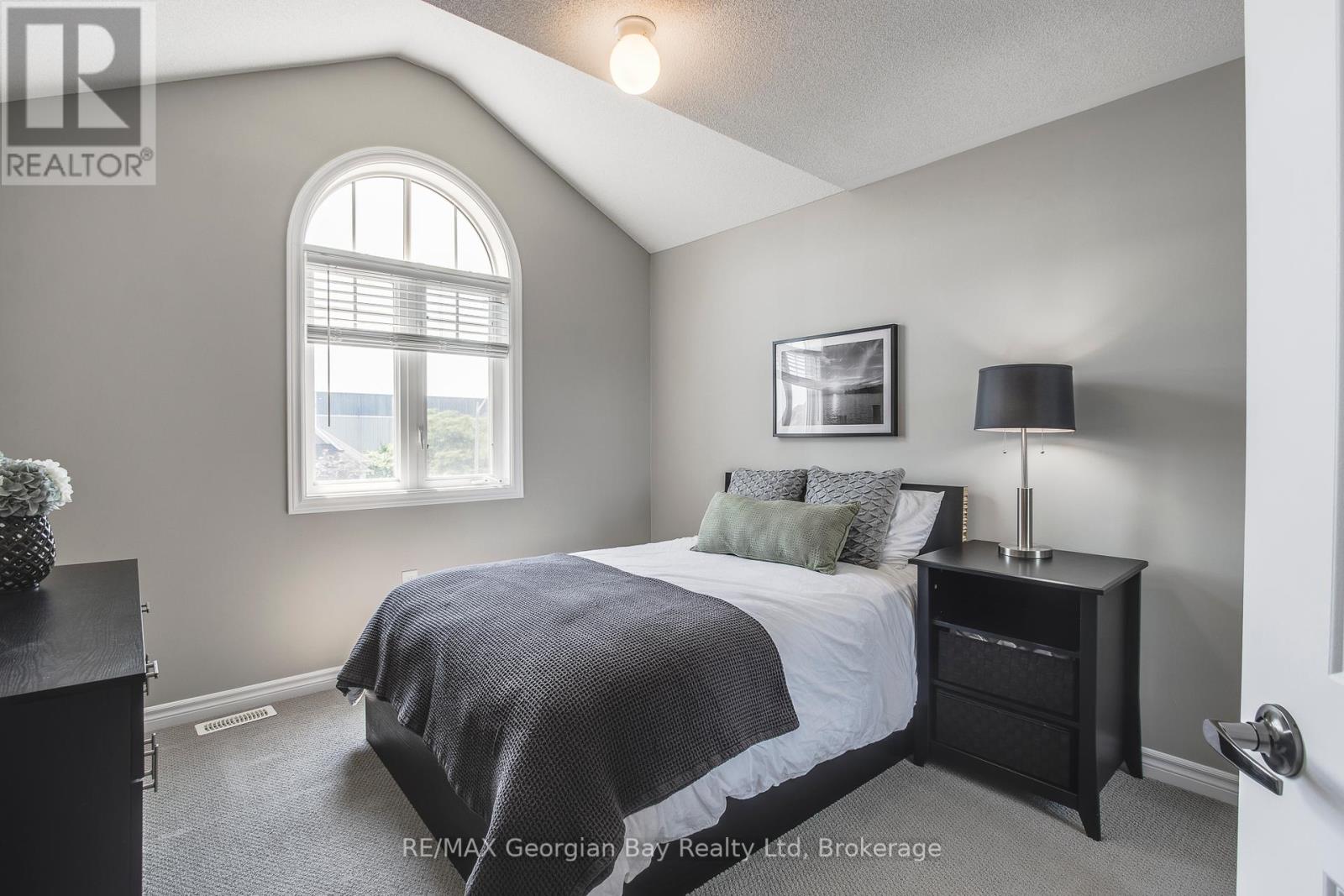 Photo 33 of 616 Bayport Boulevard, Midland ON
