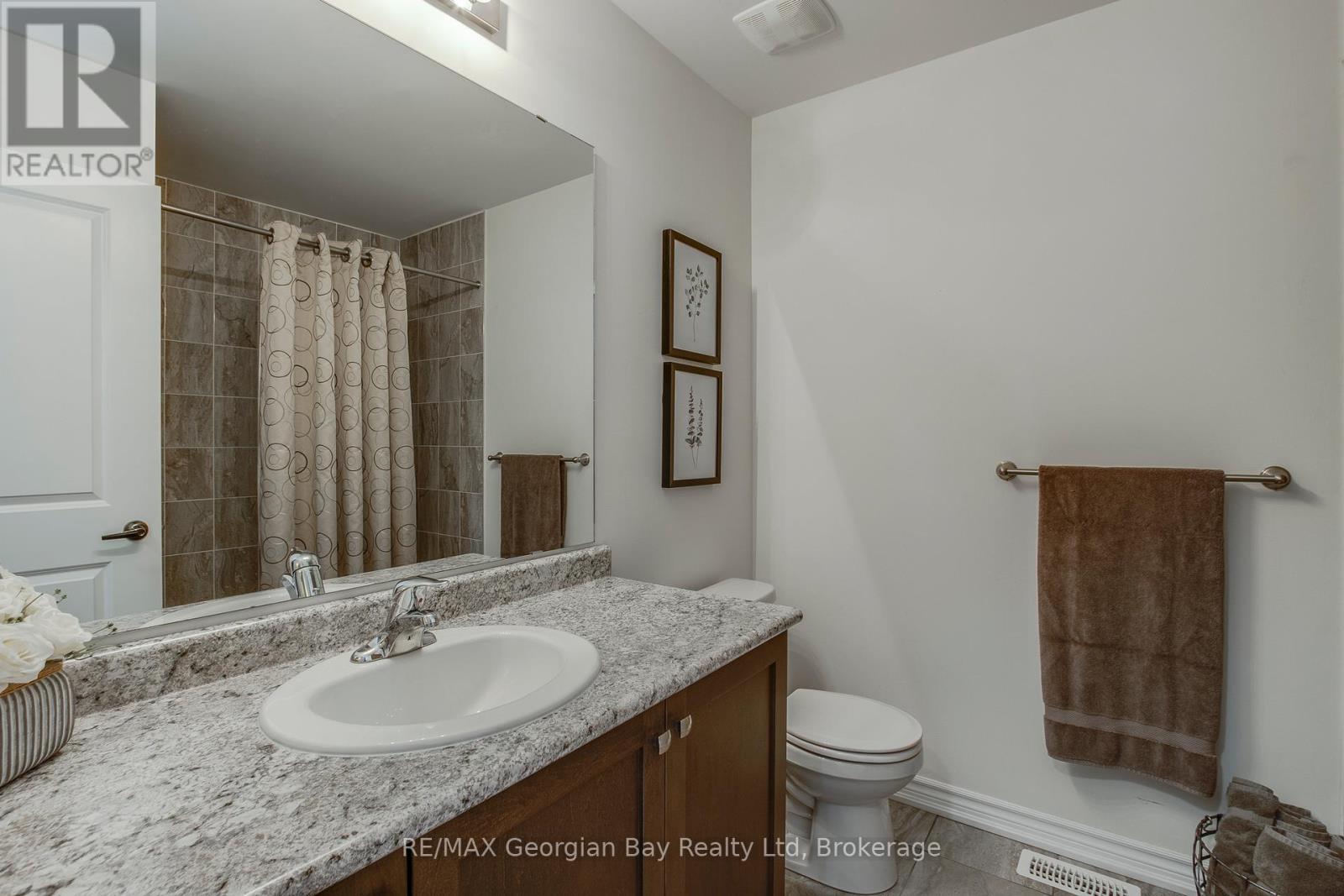 Photo 26 of 616 Bayport Boulevard, Midland ON