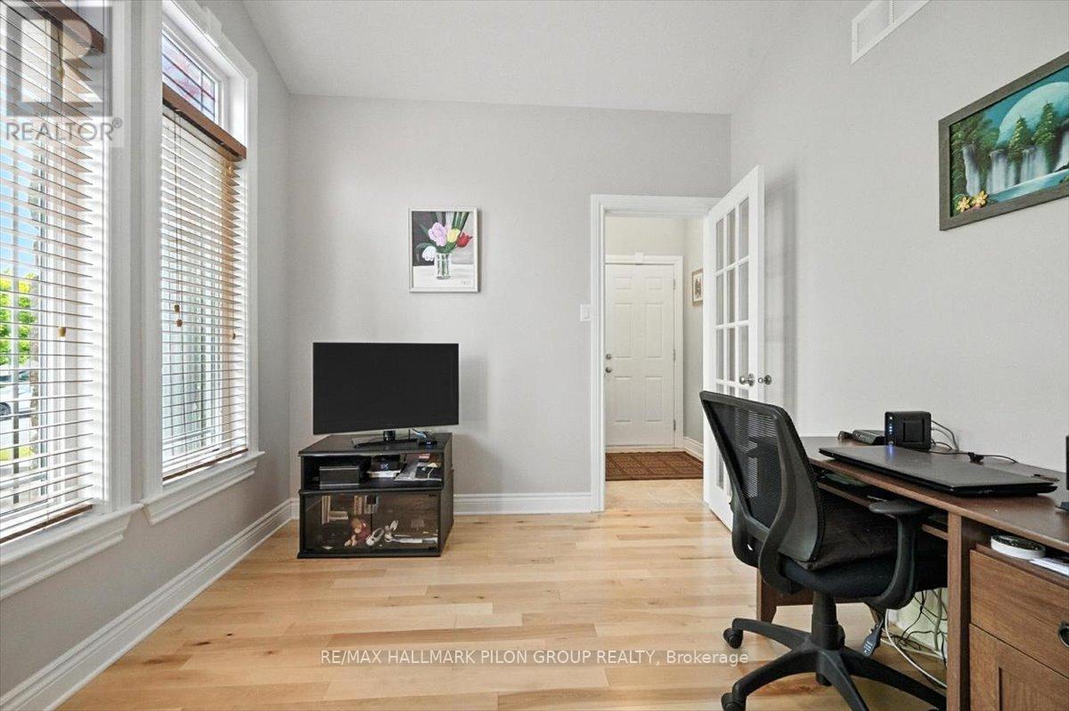 Photo 21 of 128 Topaze Crescent, Clarencerockland ON