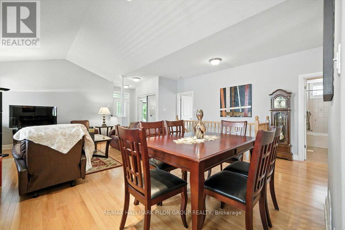 Photo 15 of 128 Topaze Crescent, Clarencerockland ON