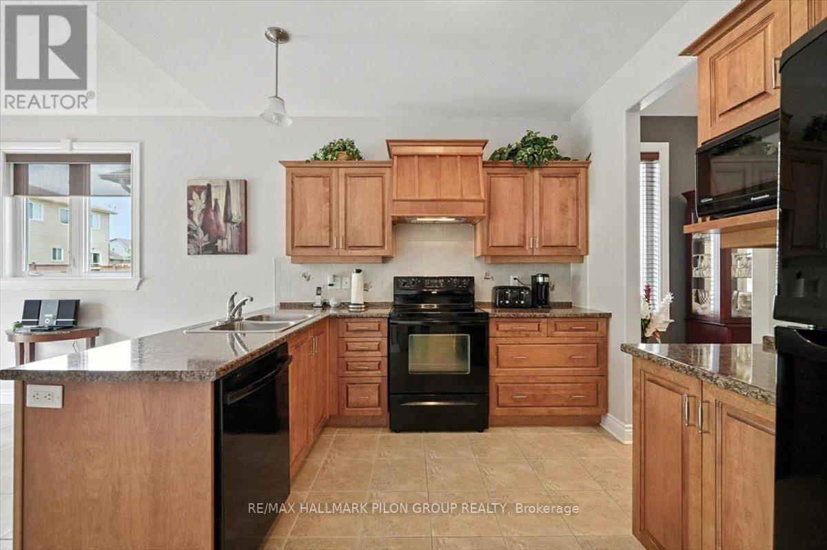 Photo 6 of 128 Topaze Crescent, Clarencerockland ON