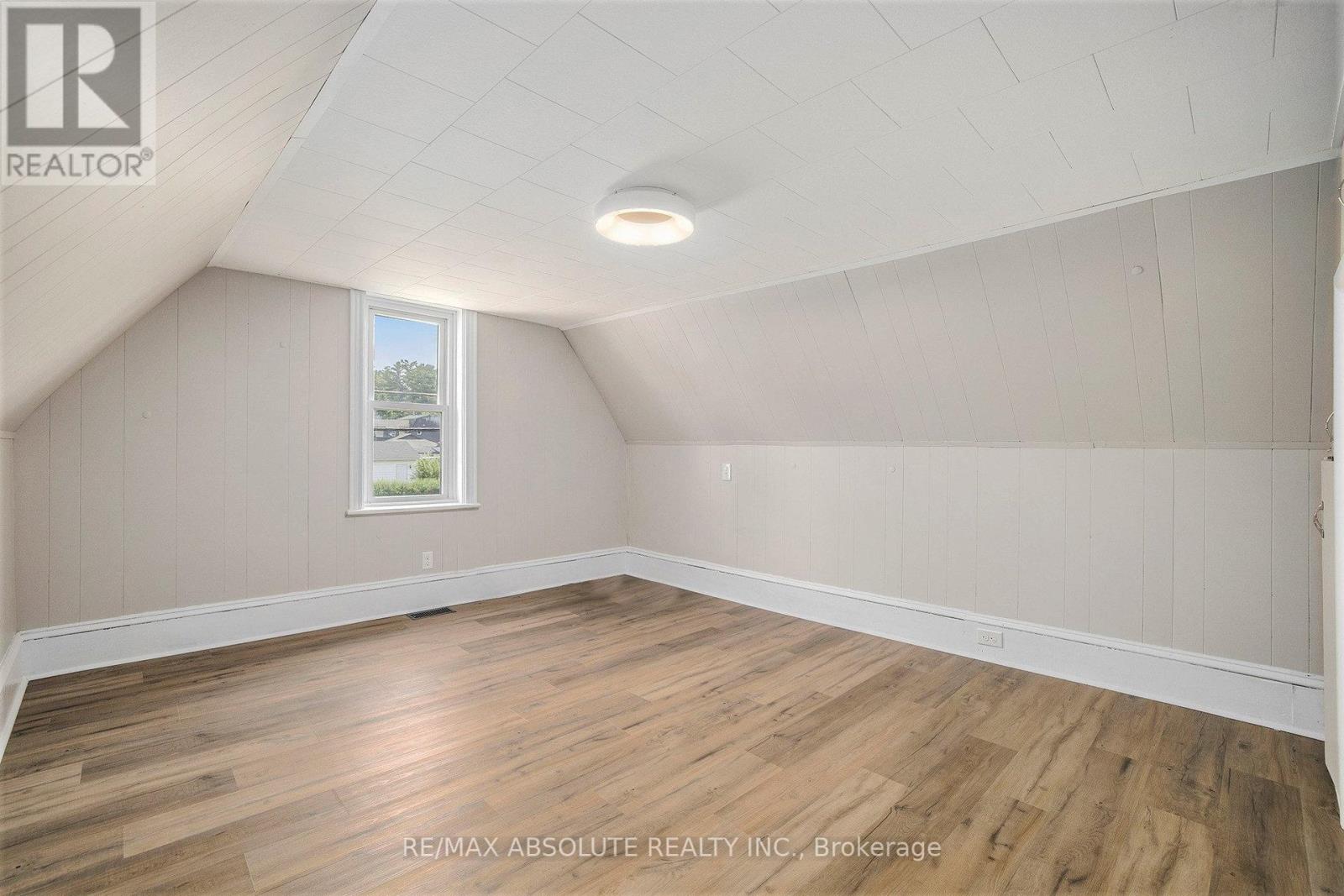 Photo 20 of 10 Neilson Street, Mcnab Braeside ON