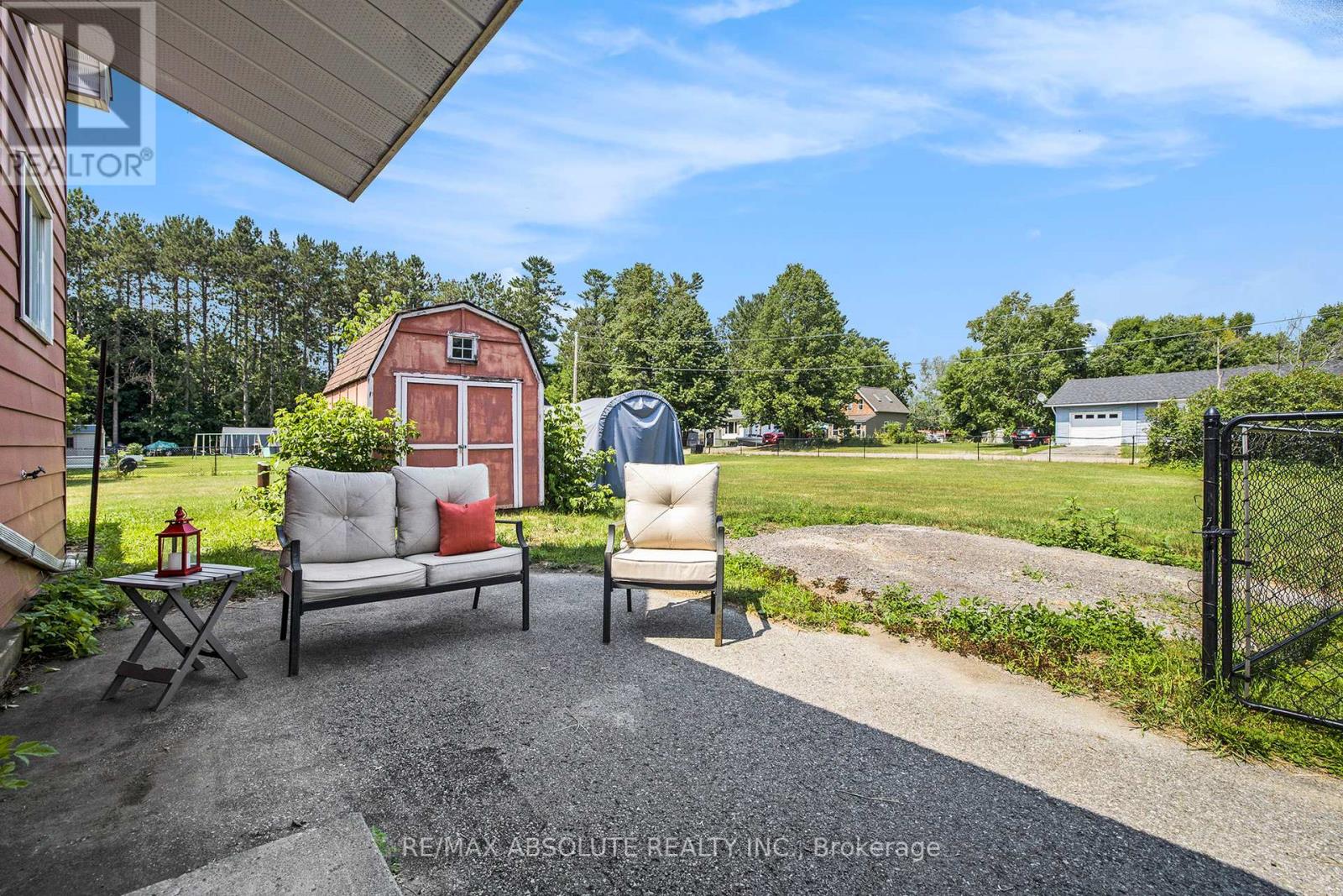 Photo 17 of 10 Neilson Street, Mcnab Braeside ON