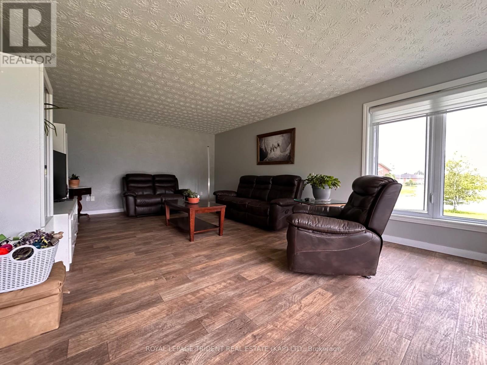Photo 32 of 17 Ash Street, Kapuskasing ON