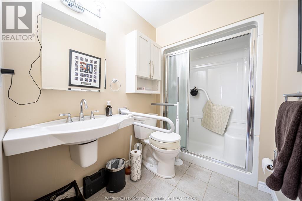 Photo 17 of 2935 Mckay Unit 2, Windsor ON