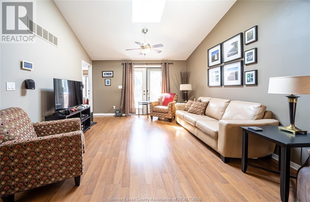 Photo 6 of 2935 Mckay Unit 2, Windsor ON