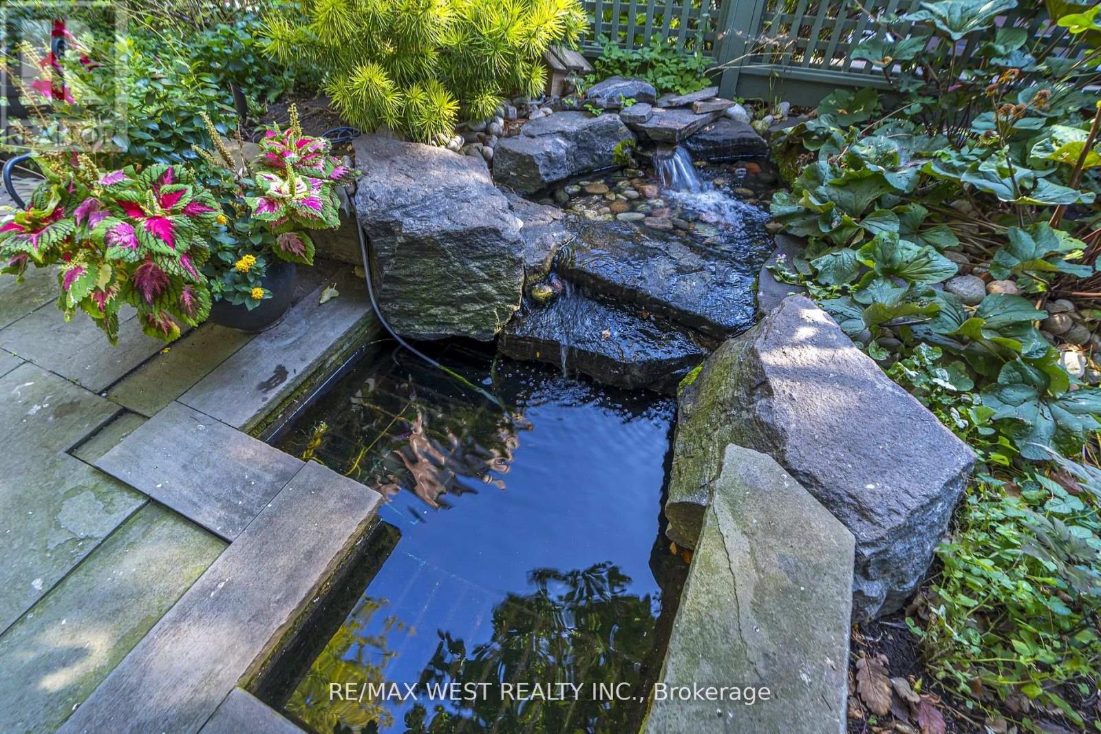 9A HUMEWOOD DRIVE - 32