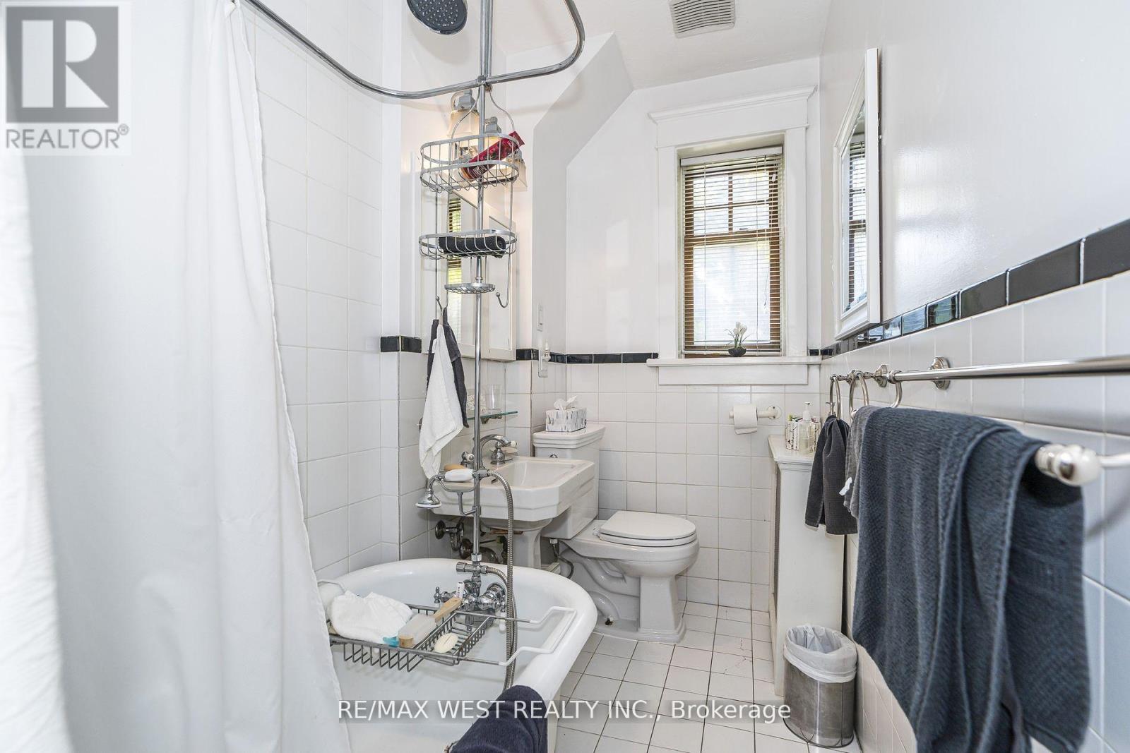 9A HUMEWOOD DRIVE - 9