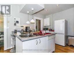 Kitchen - 9a Humewood Drive, Toronto, ON M6C1C9 Photo 12