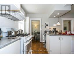 9a Humewood Drive, Toronto, ON M6C1C9 Photo 14