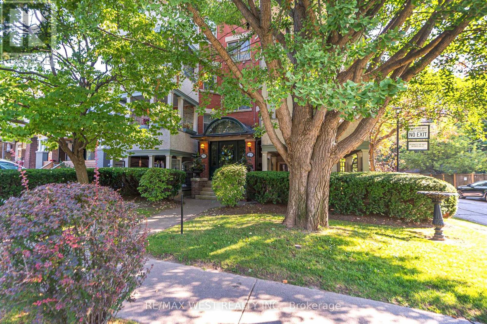 Photo 1 of 9 B Humewood Drive, Toronto ON