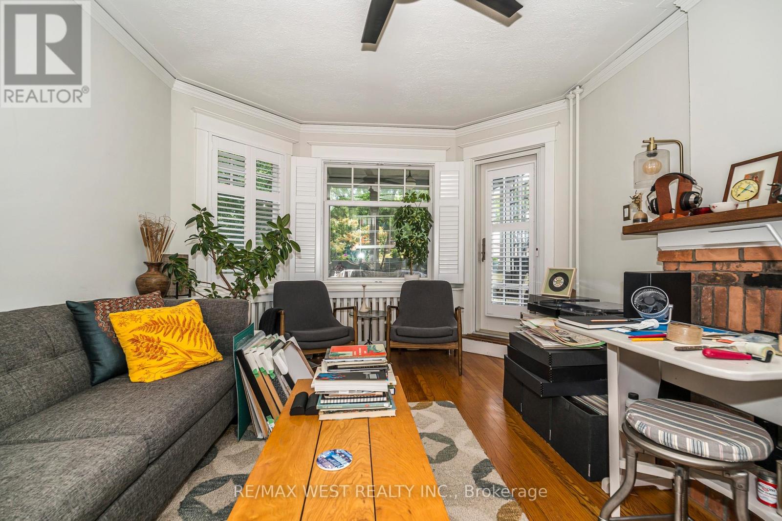 9B HUMEWOOD DRIVE - 10
