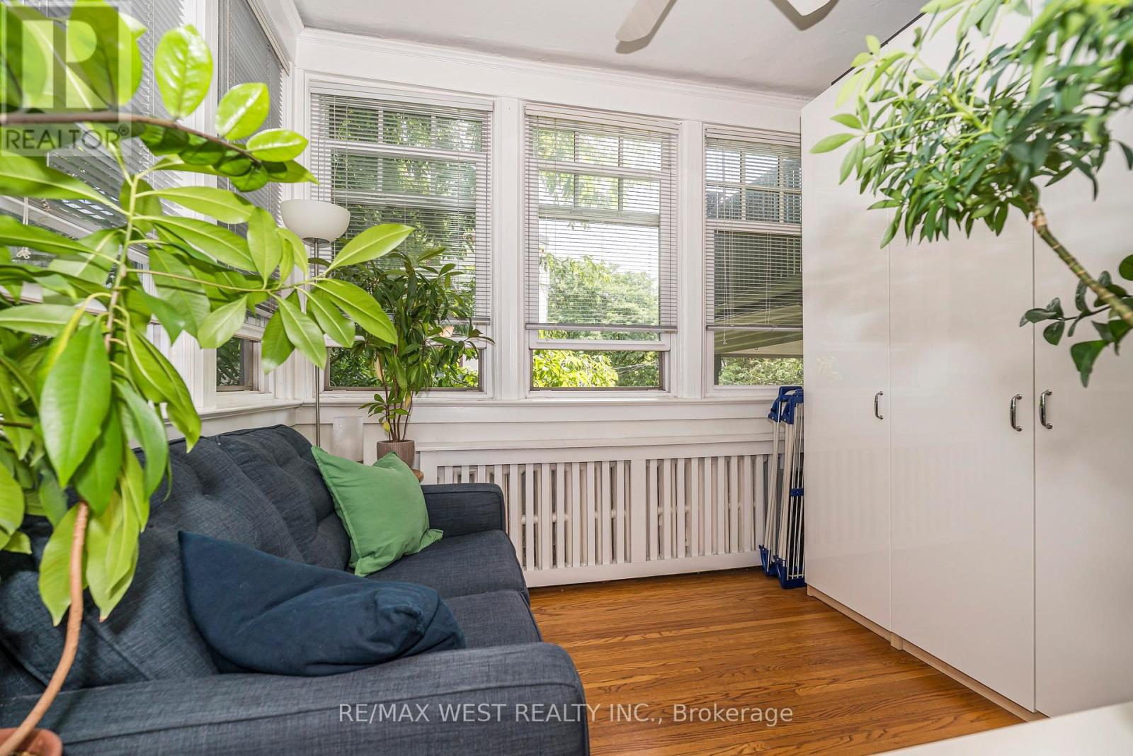9B HUMEWOOD DRIVE - 18