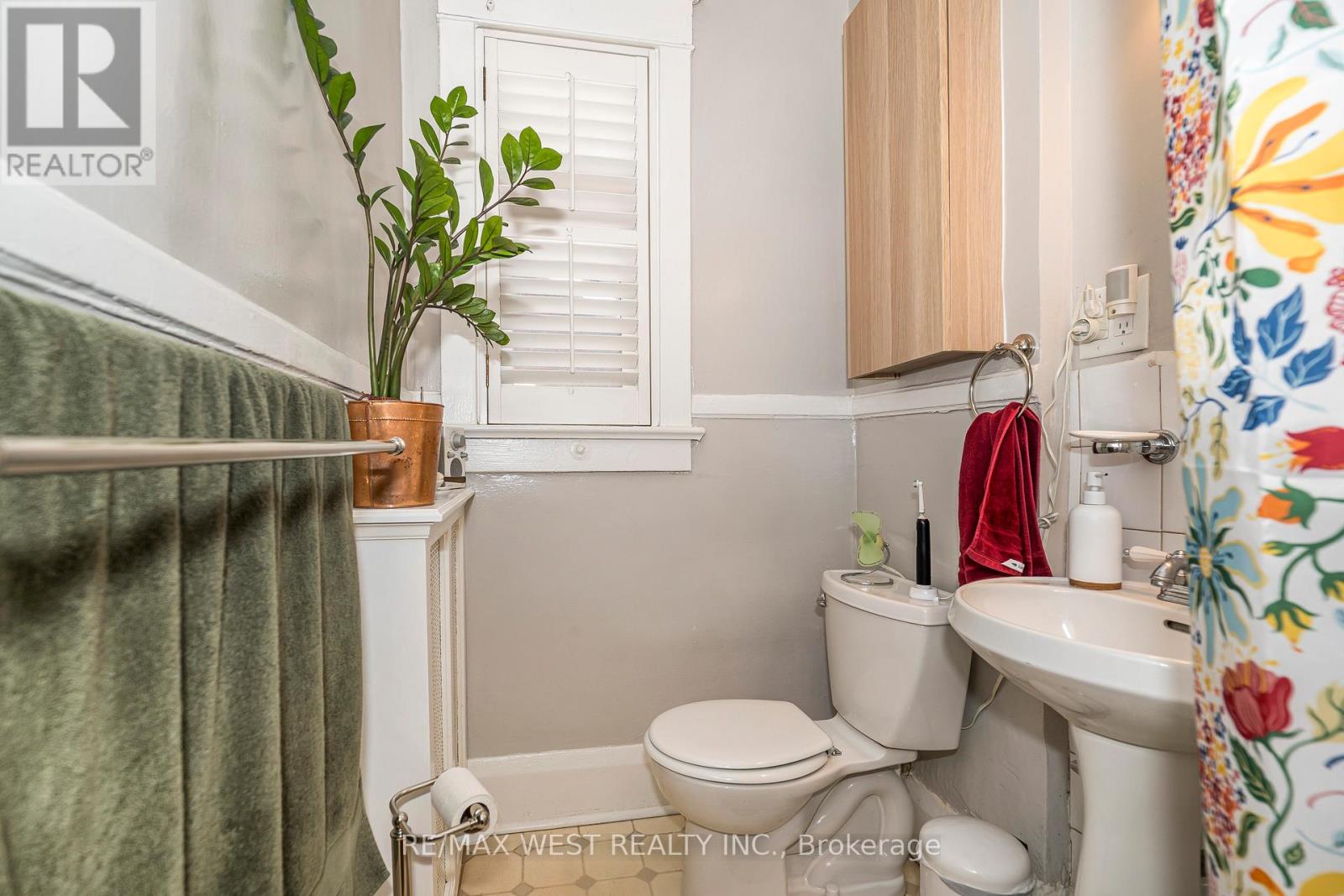 9B HUMEWOOD DRIVE - 19