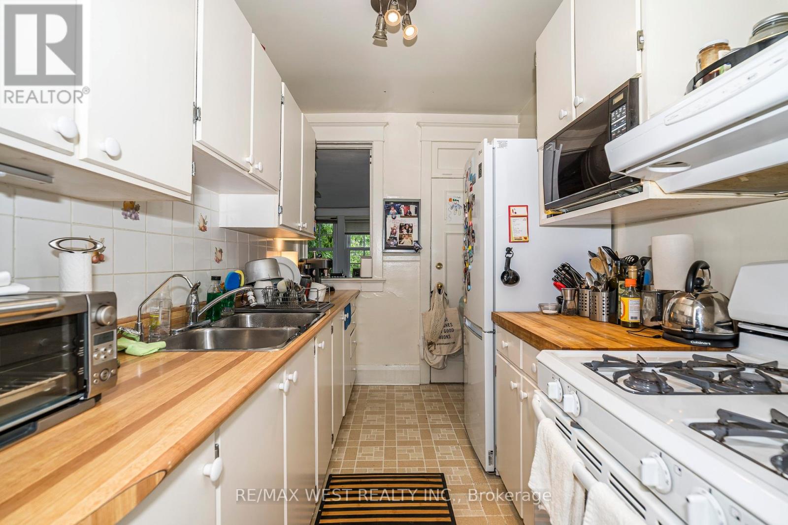 Photo 9 of 9 B Humewood Drive, Toronto ON