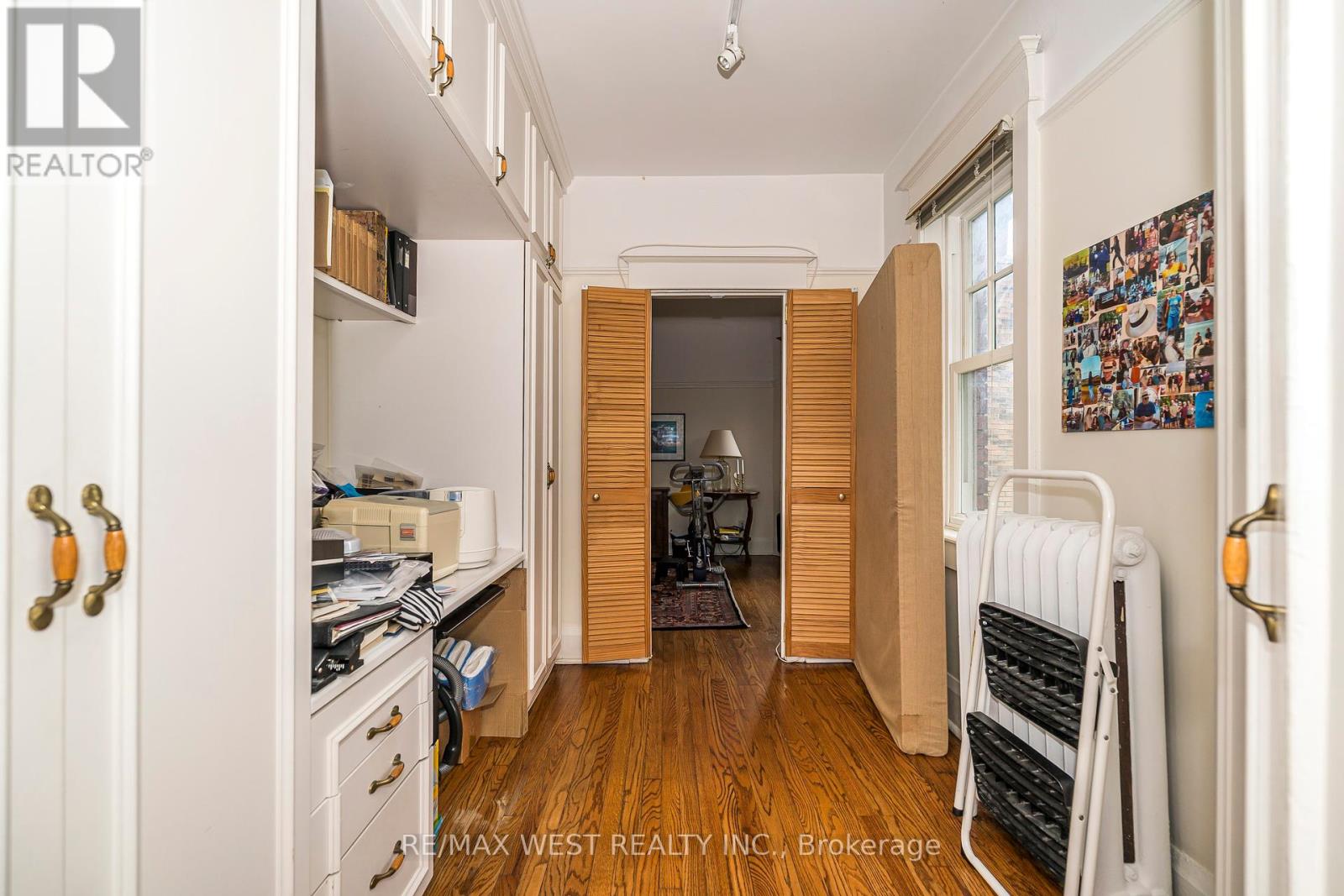 9B HUMEWOOD DRIVE - 32