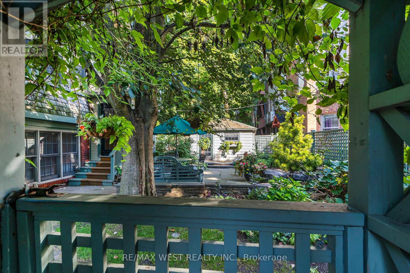 Photo 38 of 9 B Humewood Drive, Toronto ON