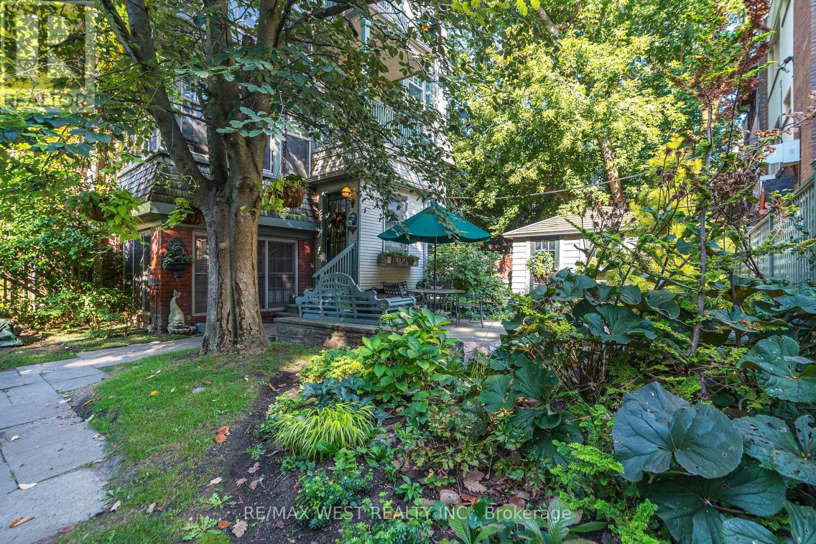 9B HUMEWOOD DRIVE - 36
