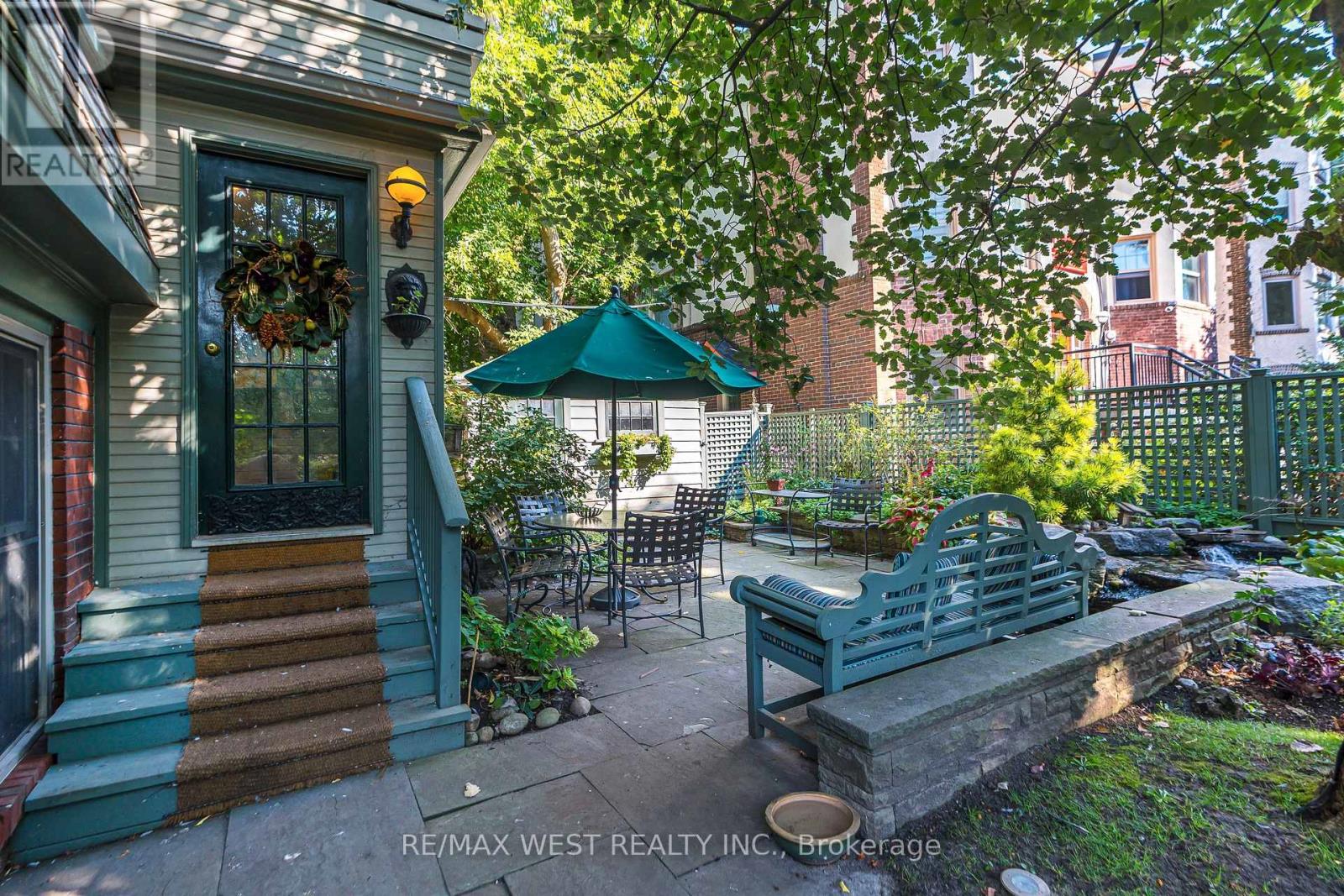 Photo 27 of 9 B Humewood Drive, Toronto ON