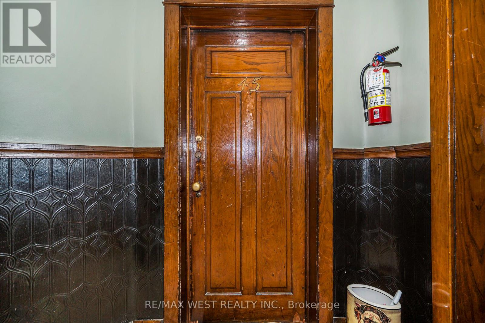 9B HUMEWOOD DRIVE - 8