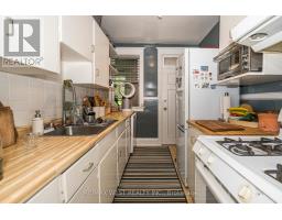 9b Humewood Drive, Toronto, ON M6C1C9 Photo 16